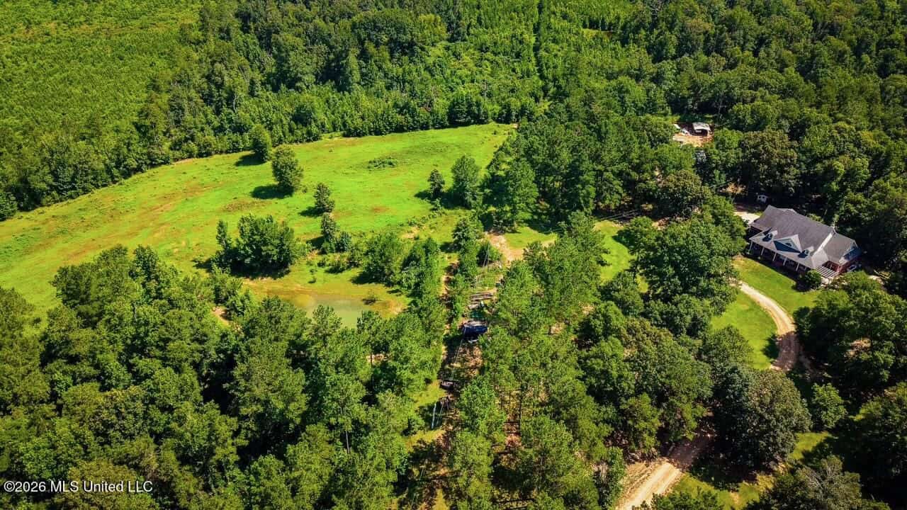 Luxury Country Estate on 70 Acres in Lawrence County