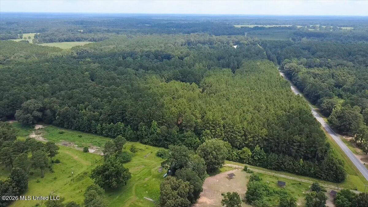 Log Cabin on 25 Acres with Ponds in Southwest MS