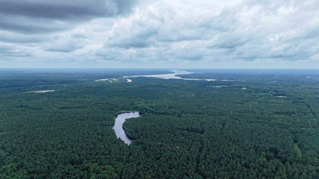 Private 31.5-Acre Retreat Bordering Virginia State Land