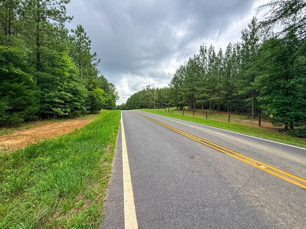 Private 31.5-Acre Retreat Bordering Virginia State Land
