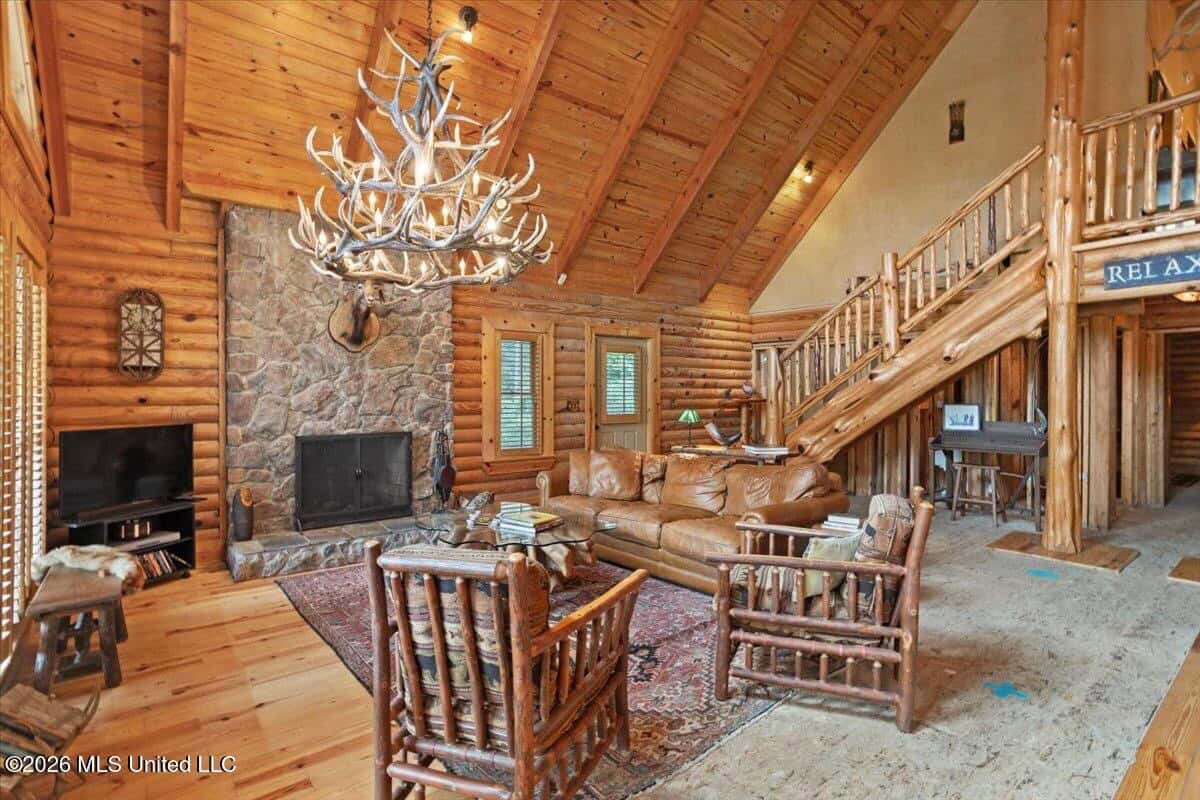 Log Cabin on 25 Acres with Ponds in Southwest MS