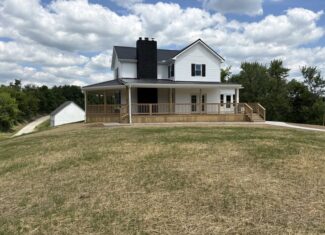 Monroe County 19 +/- Acre Farm/Hunting Land with remodeled farmhouse & Bank barn