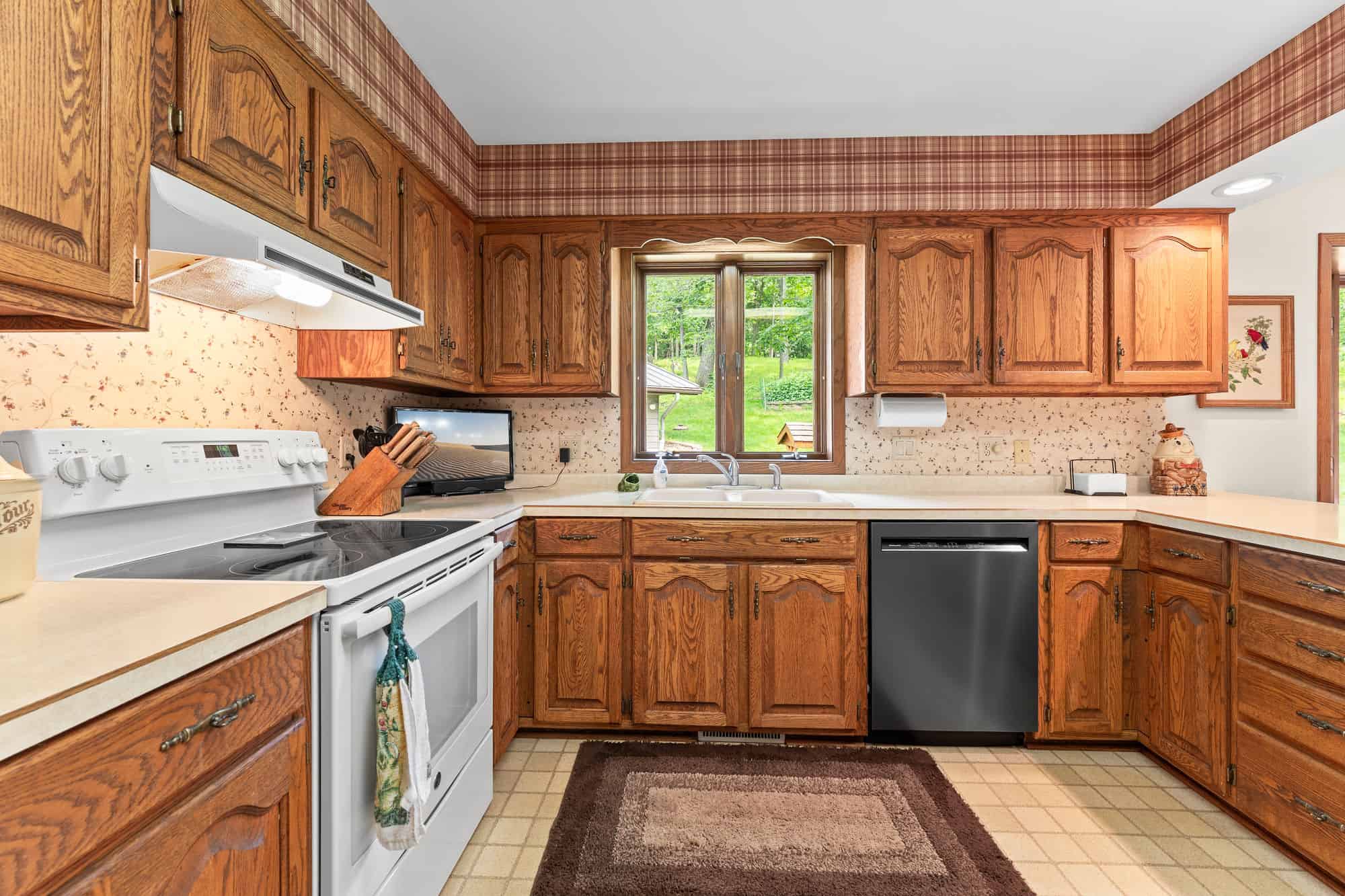 36 +/- Acres of Peaceful Living in Portage WI