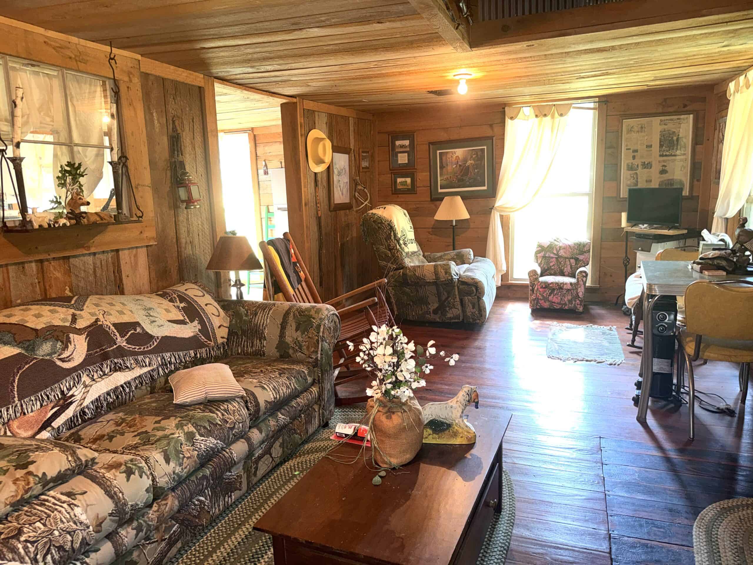 LIVESTOCK FARM AND HUNTING PROPERTY FOR SALE IN ARKANSAS