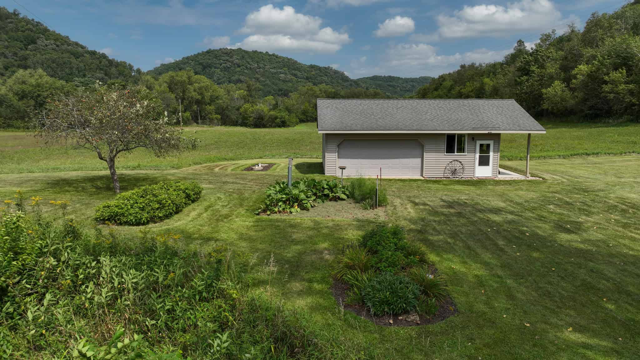Mississippi River Valley Legacy Retreat | 42 Acres of Seclusion, Hunting & Driftless Beauty Near Genoa, Wisconsin