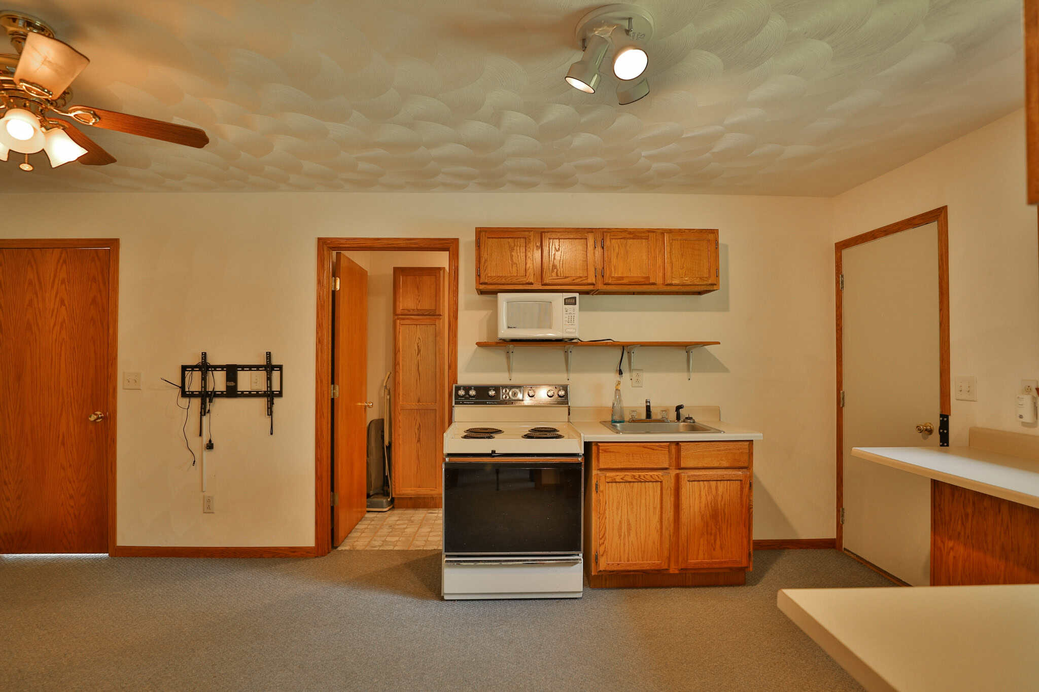 35-Acre Southwest Wisconsin Hunting Camp with Proven Whitetail History, Hardwood Ridges & Turnkey Game-Care Setup