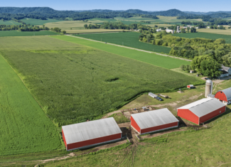 76-ACRE DRIFTLESS AREA FARM & COUNTRY ESTATE LA CROSSE COUNTY, WISCONSIN