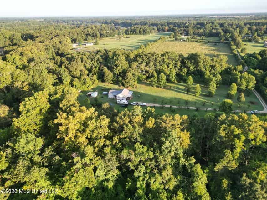 Home on 22± Acres in Monterey, LA