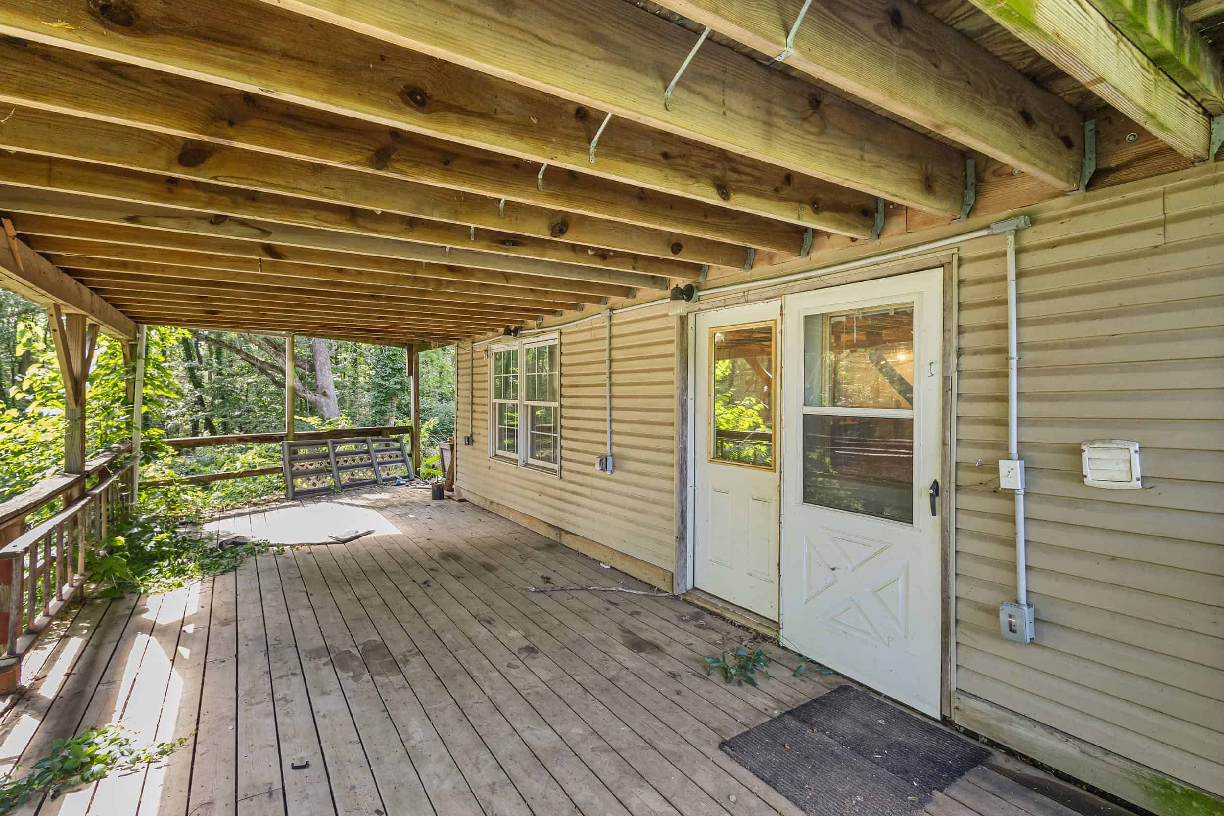 23+/- Acre Hobby Farm | Home | Pond | Outbuildings | Development Potential Online Auction