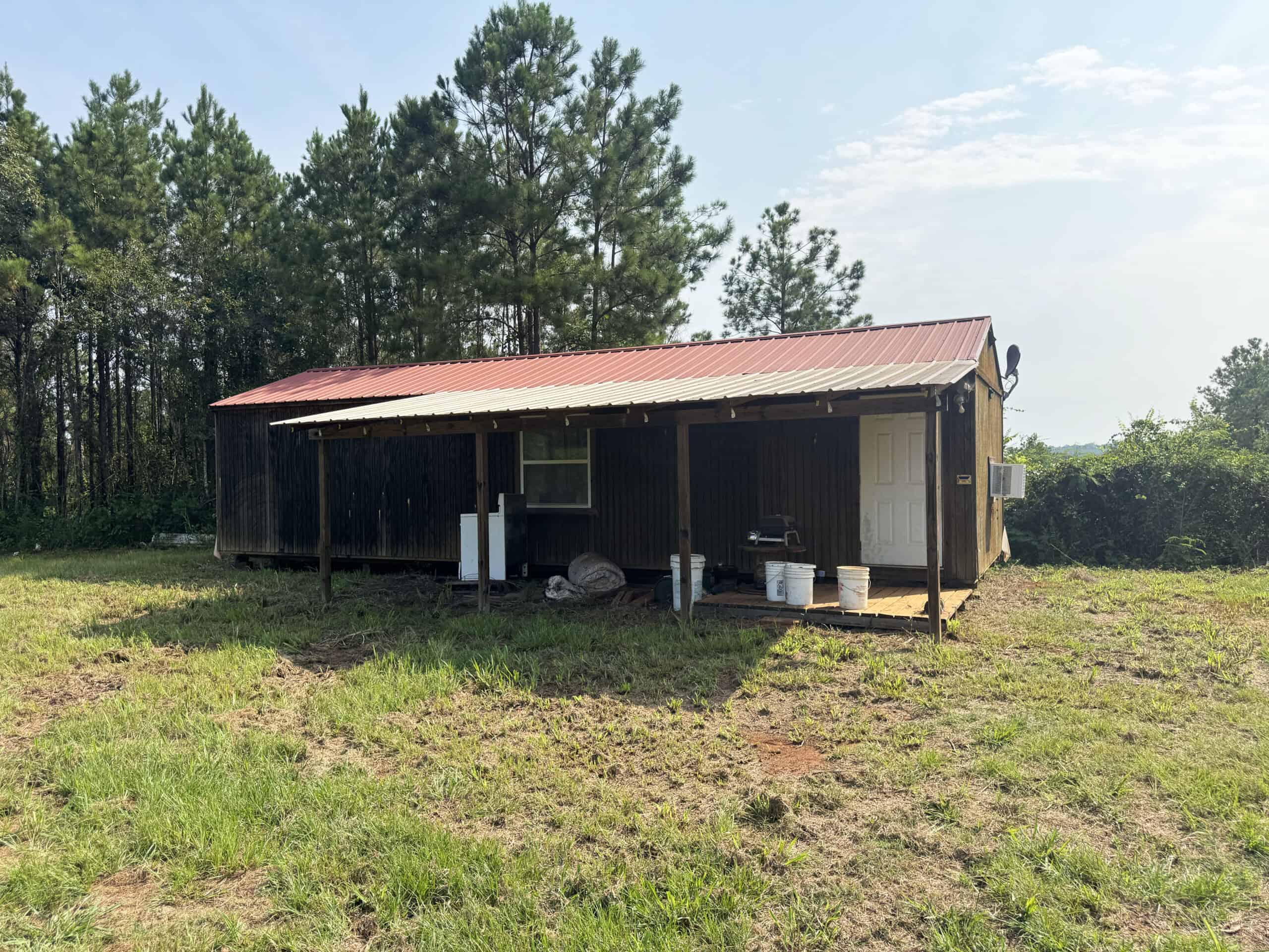 Discover an outstanding 130-acre recreational and hunting property in Stewart Cty