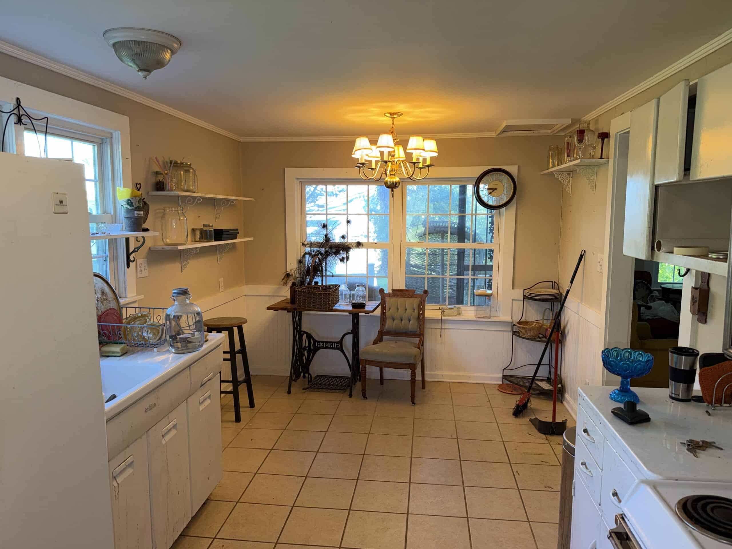 ESTATE FOR SALE IN TN, 56 AC, DEER & TURKEY HUNTING, CREEK, FIELDS, BARN