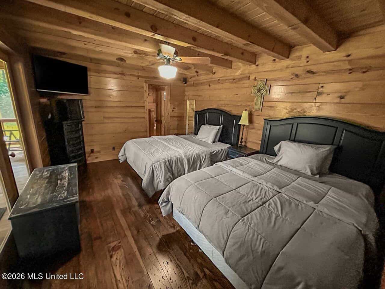 85± Acre Luxury Estate in Poplarville, MS