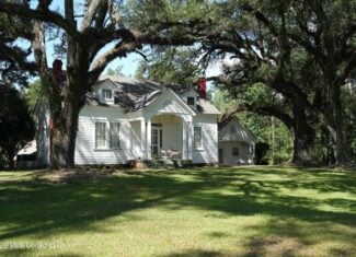 20 Acres for Sale Magnolia MS with Barn & Mature Timber