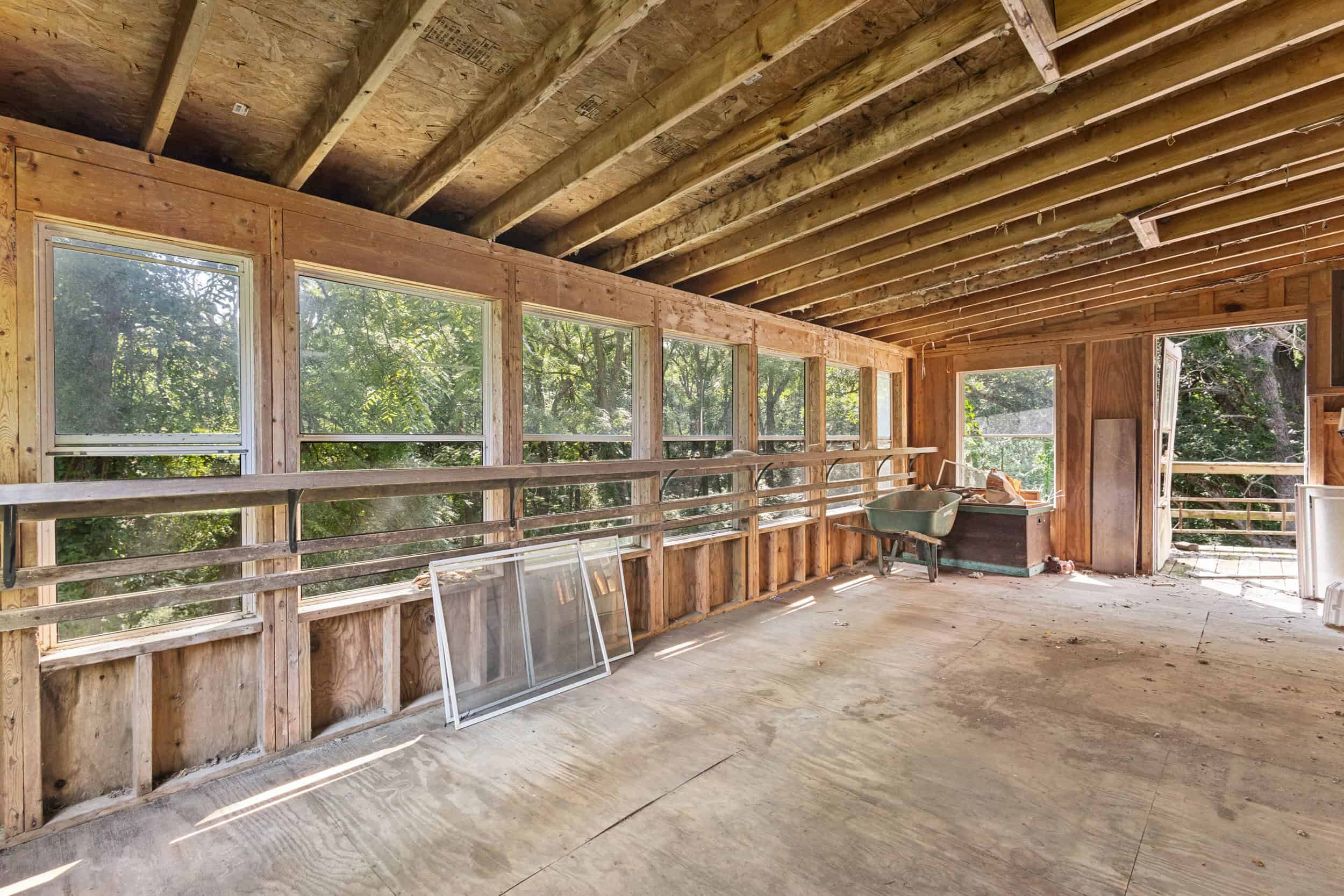 23+/- Acre Hobby Farm | Home | Pond | Outbuildings | Development Potential Online Auction