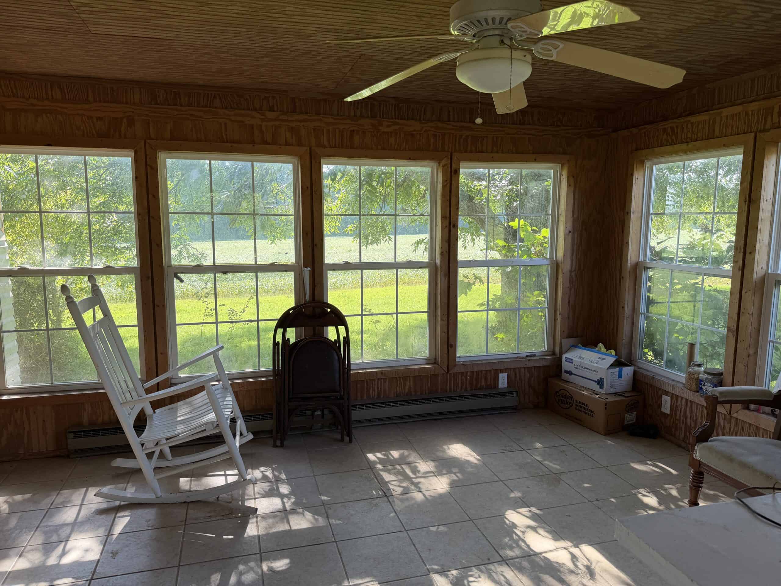 ESTATE FOR SALE IN TN, 56 AC, DEER & TURKEY HUNTING, CREEK, FIELDS, BARN