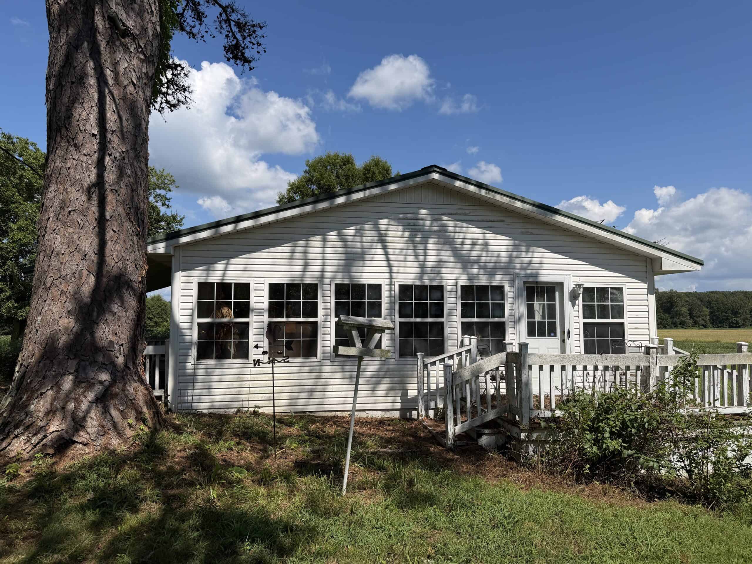 ESTATE FOR SALE IN TN, 56 AC, DEER & TURKEY HUNTING, CREEK, FIELDS, BARN