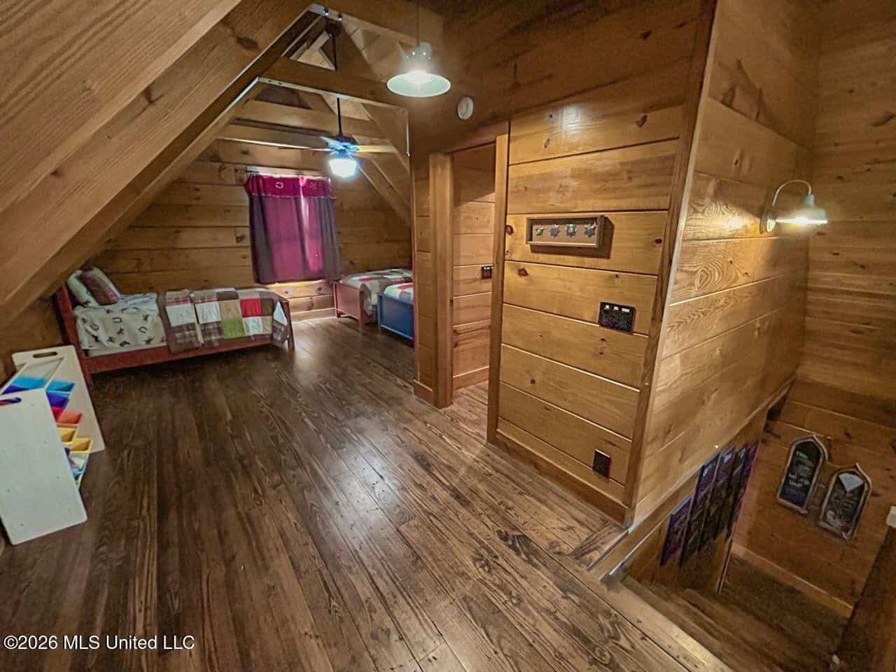 85± Acre Luxury Estate in Poplarville, MS