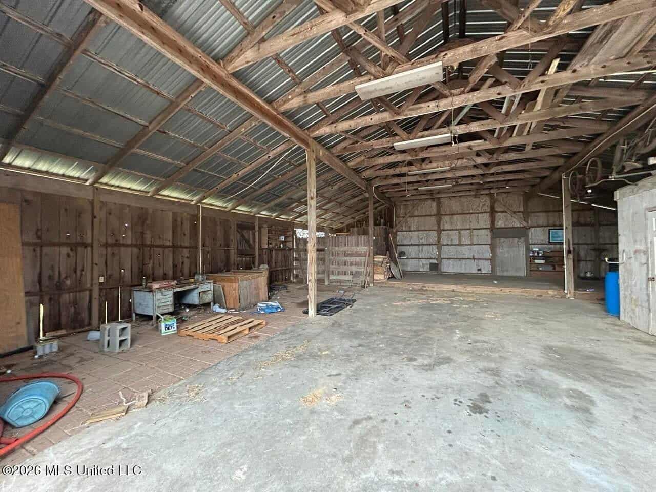 25± Acre Farm & Homesite in Centreville, MS