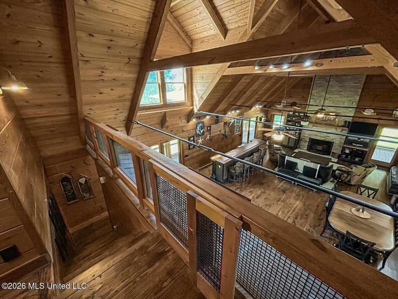85± Acre Luxury Estate in Poplarville, MS