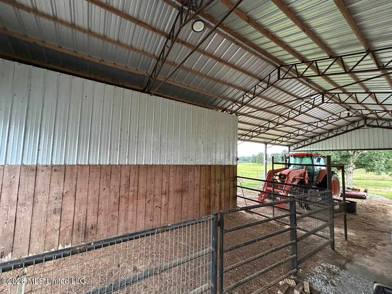 25± Acre Farm & Homesite in Centreville, MS