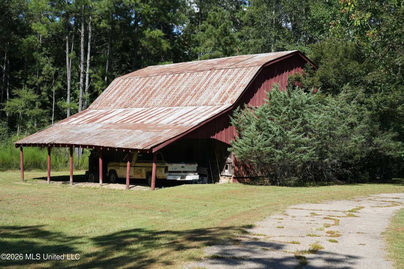 20 Acres for Sale Magnolia MS with Barn & Mature Timber