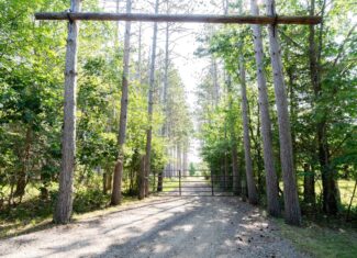 150+/- Acre Juneau County Hunting & Recreational Estate Home, Pond & Outdoor Retreat