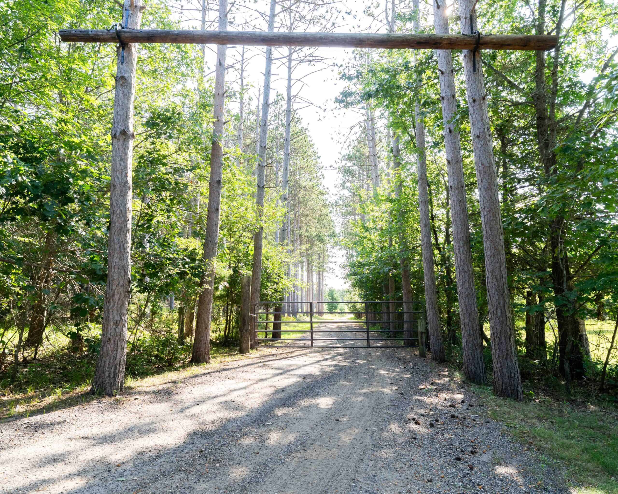 150+/- Acre Juneau County Hunting & Recreational Estate Home, Pond & Outdoor Retreat