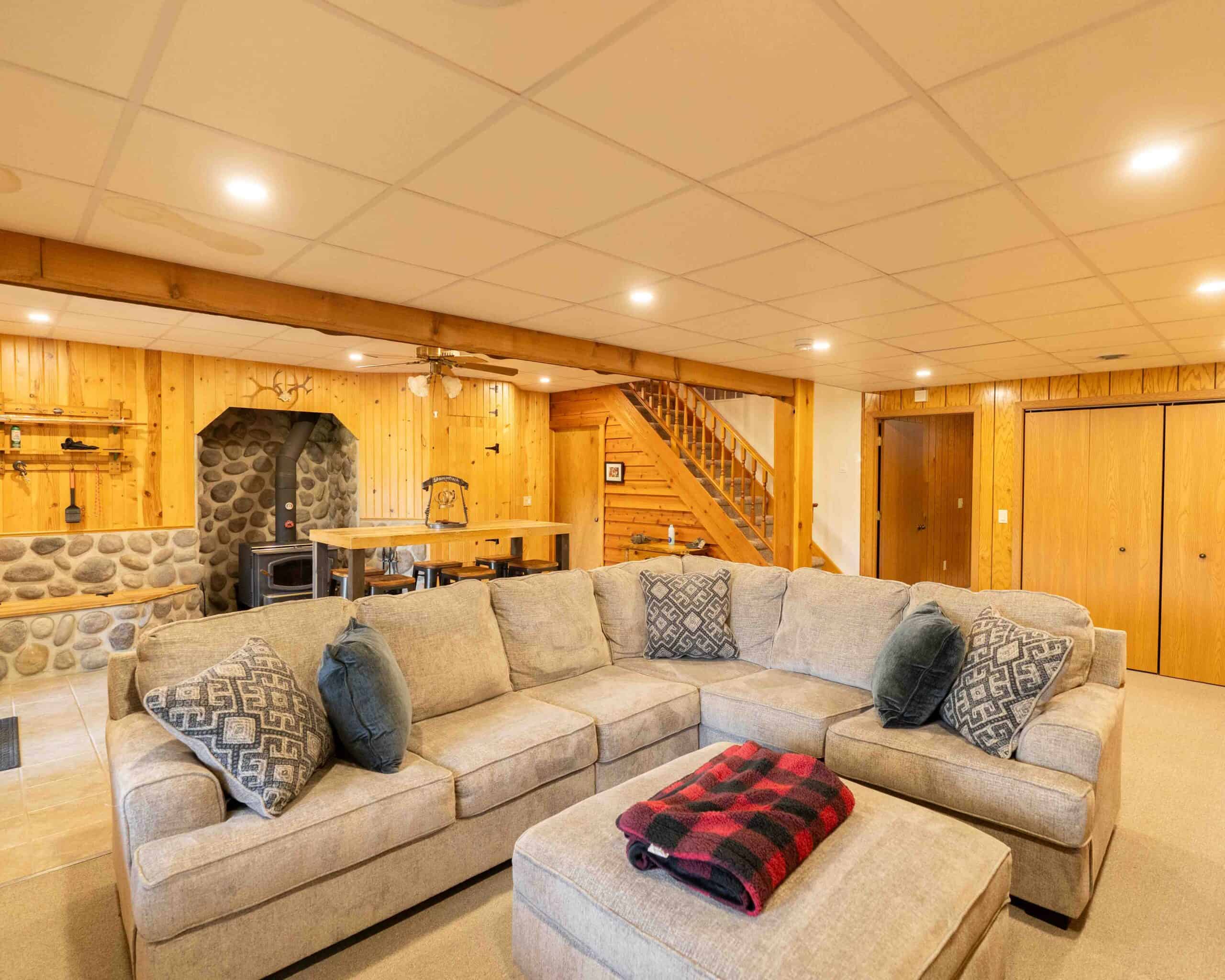 150+/- Acre Juneau County Hunting & Recreational Estate Home, Pond & Outdoor Retreat