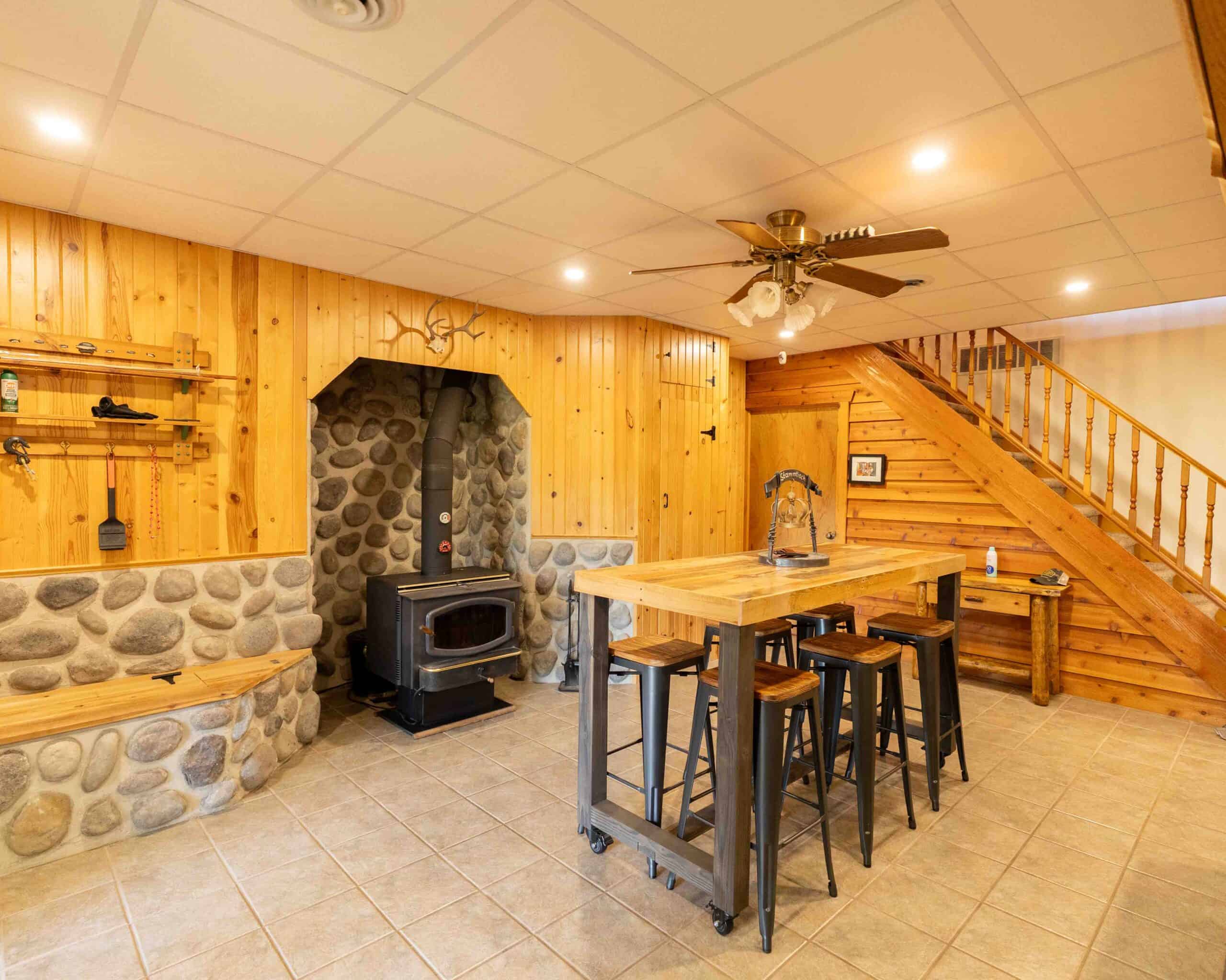 150+/- Acre Juneau County Hunting & Recreational Estate Home, Pond & Outdoor Retreat