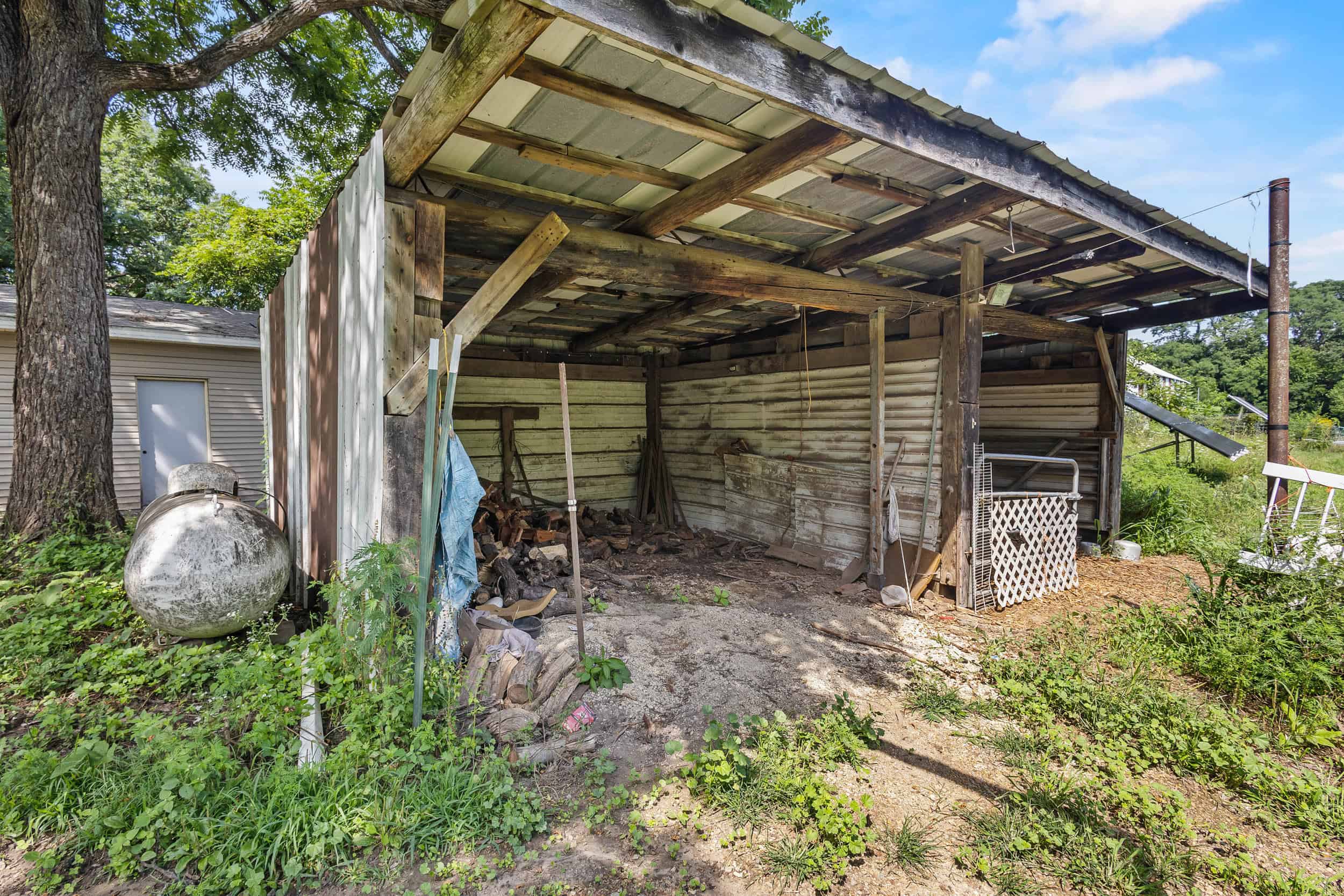 23+/- Acre Hobby Farm | Home | Pond | Outbuildings | Development Potential Online Auction
