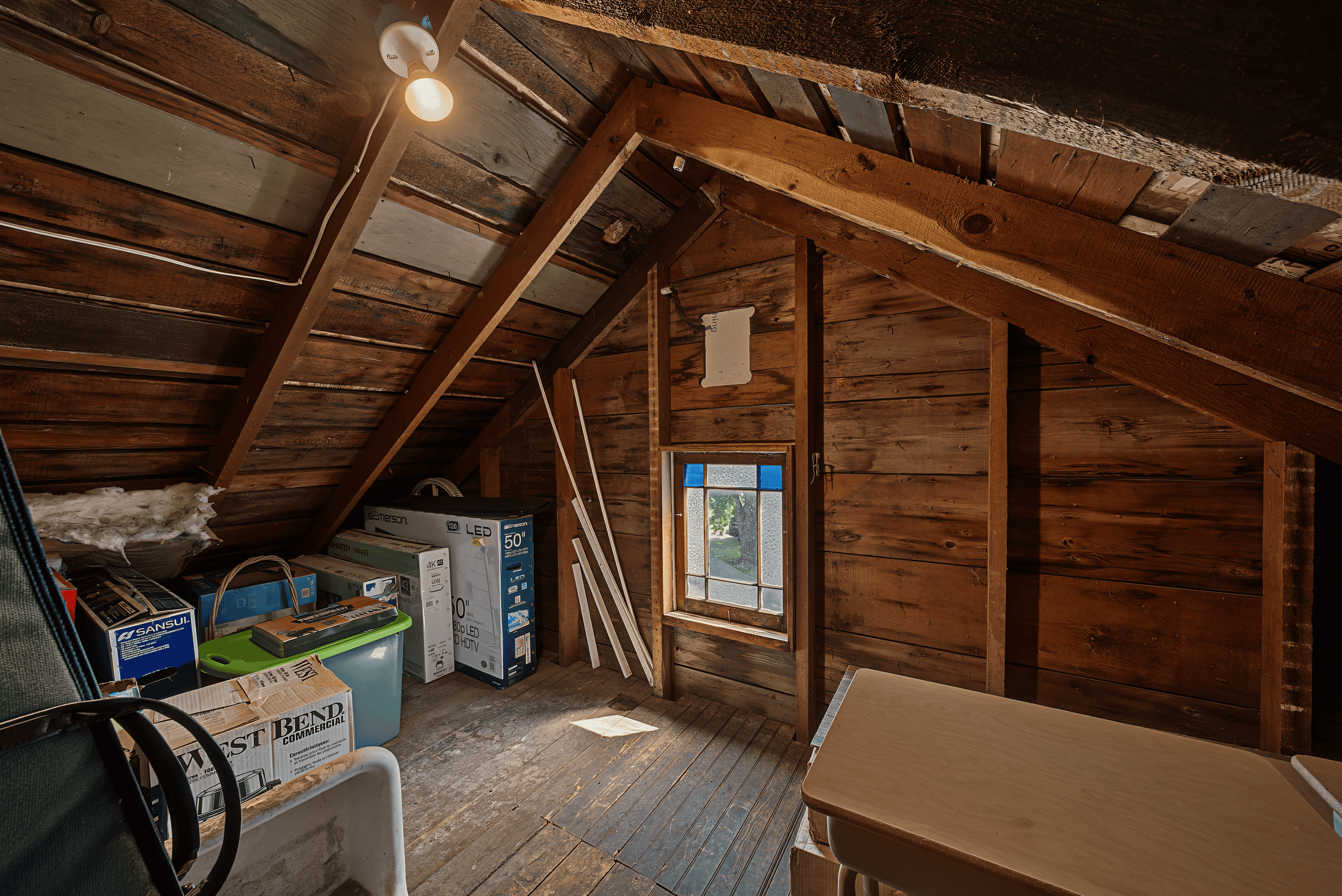 76-ACRE DRIFTLESS AREA FARM & COUNTRY ESTATE LA CROSSE COUNTY, WISCONSIN