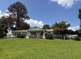 ESTATE FOR SALE IN TN, 56 AC, DEER & TURKEY HUNTING, CREEK, FIELDS, BARN