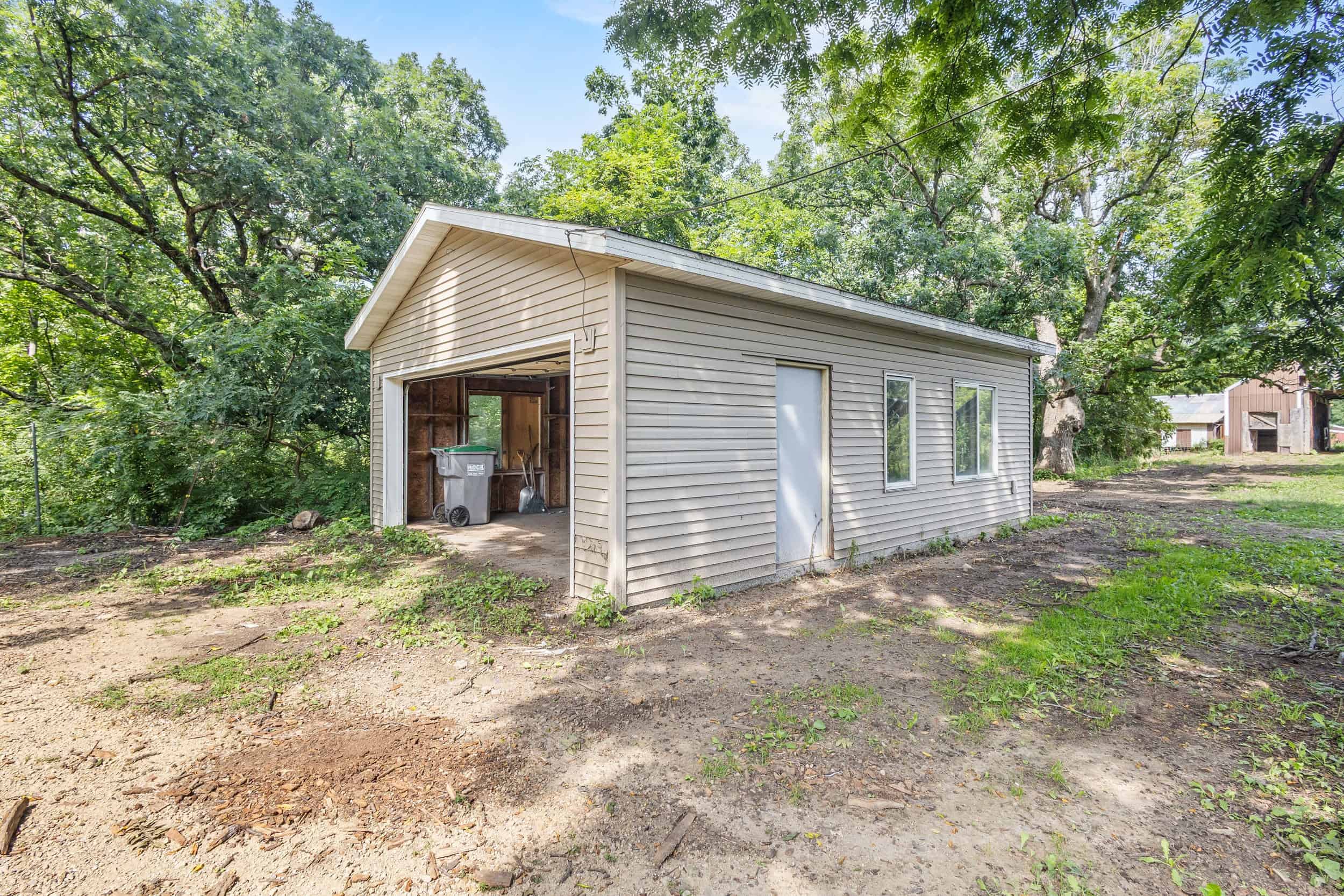 23+/- Acre Hobby Farm | Home | Pond | Outbuildings | Development Potential Online Auction