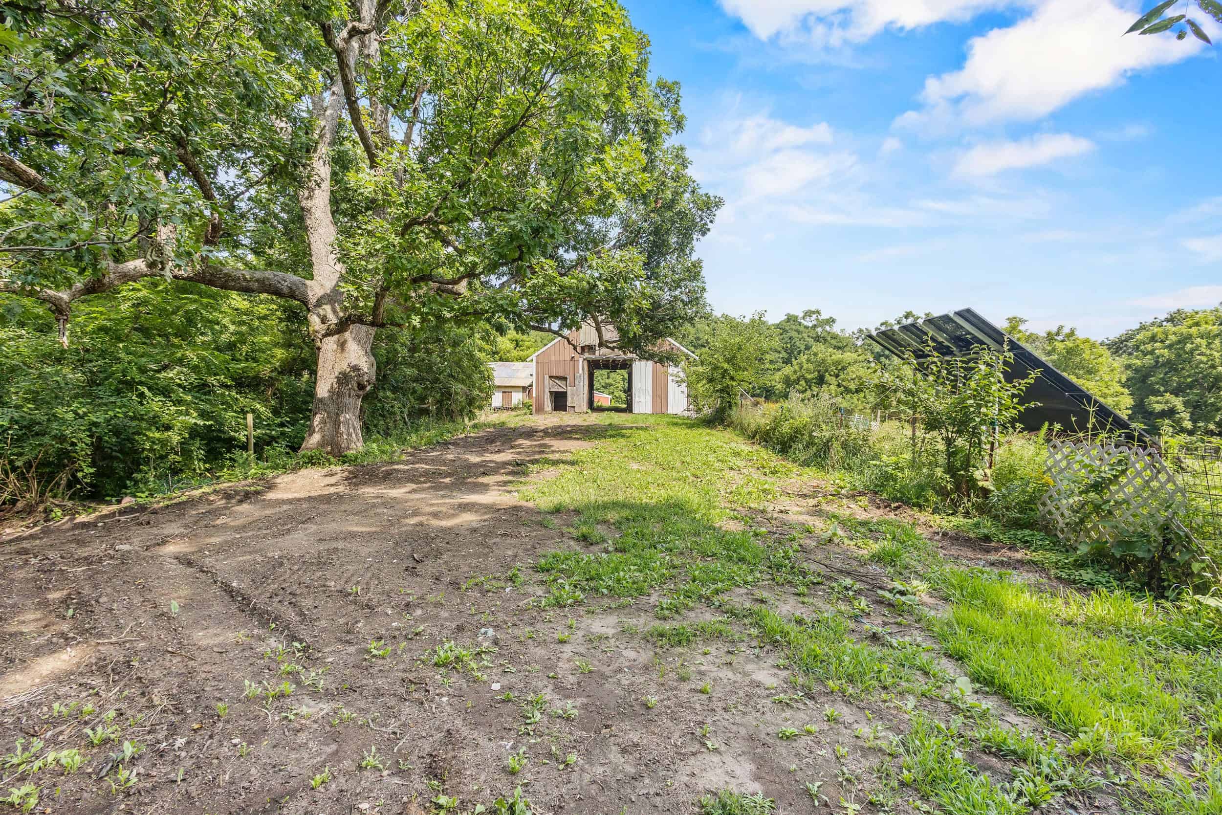 23+/- Acre Hobby Farm | Home | Pond | Outbuildings | Development Potential Online Auction