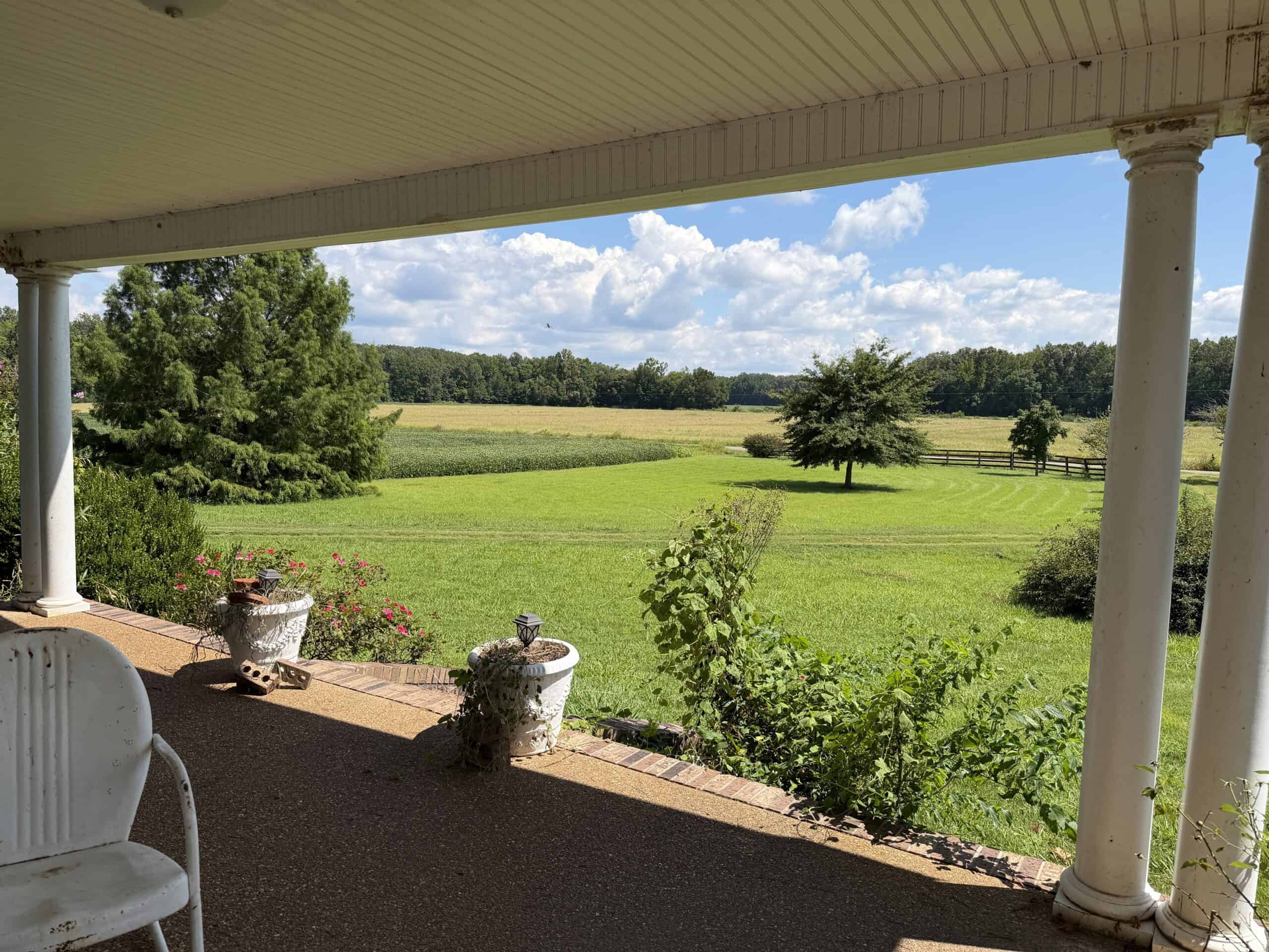 ESTATE FOR SALE IN TN, 56 AC, DEER & TURKEY HUNTING, CREEK, FIELDS, BARN