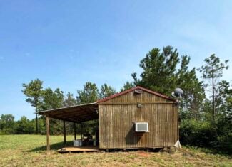 Discover an outstanding 130-acre recreational and hunting property in Stewart Cty