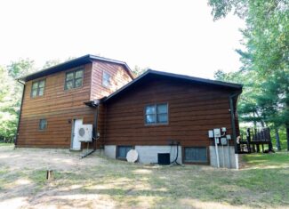 150+/- Acre Juneau County Hunting & Recreational Estate Home, Pond & Outdoor Retreat