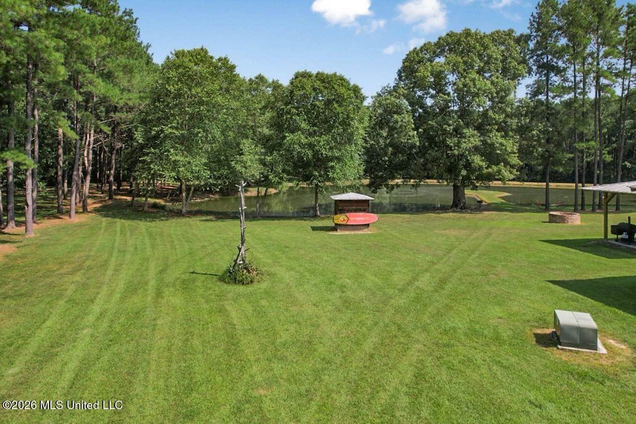 85± Acre Luxury Estate in Poplarville, MS