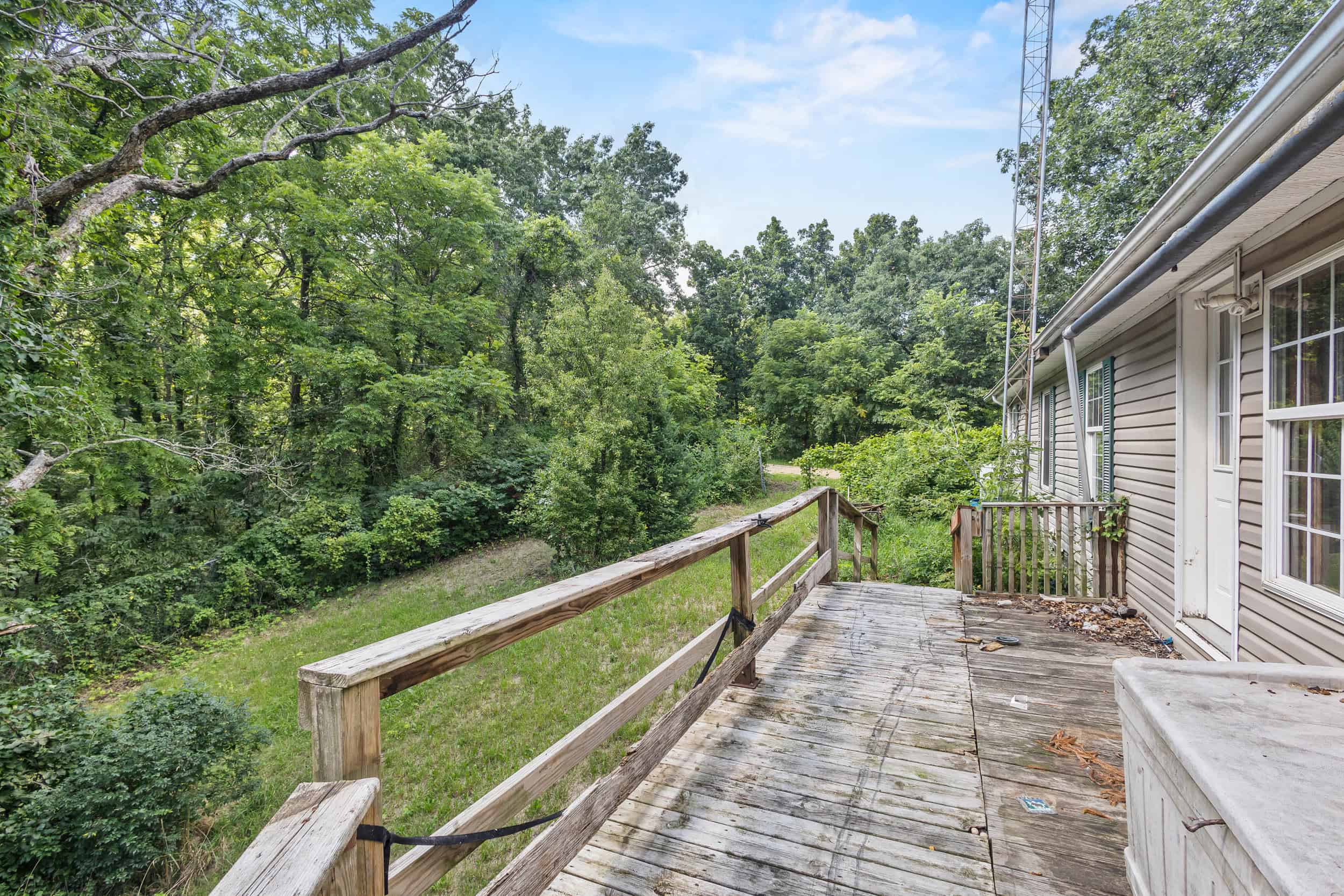 23+/- Acre Hobby Farm | Home | Pond | Outbuildings | Development Potential Online Auction
