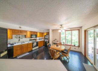 284 Hoot Owl Lane, Caulfield, Missouri 65626