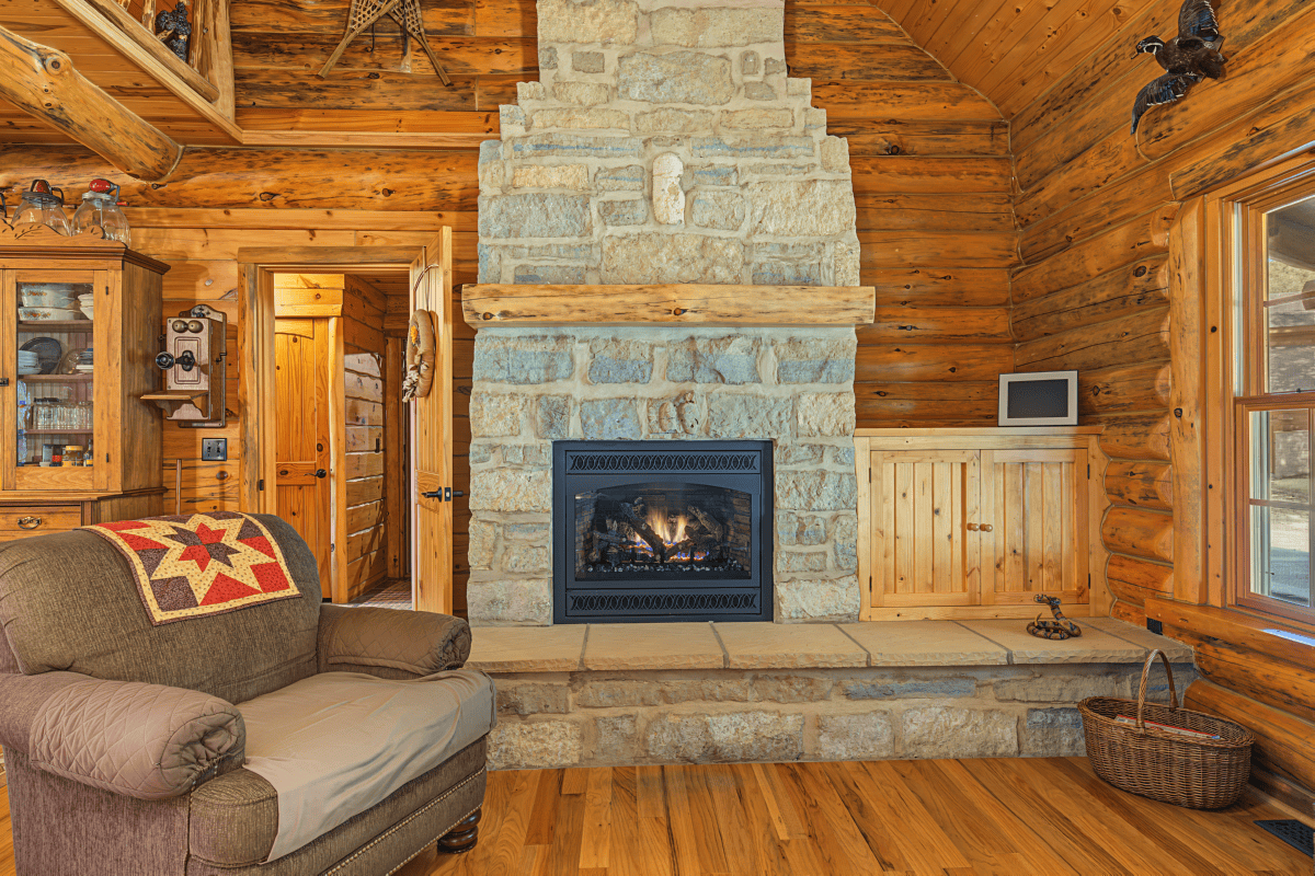 96.25-Acre Log Home, Pasture & Recreational Estate in Grant County, Wisconsin