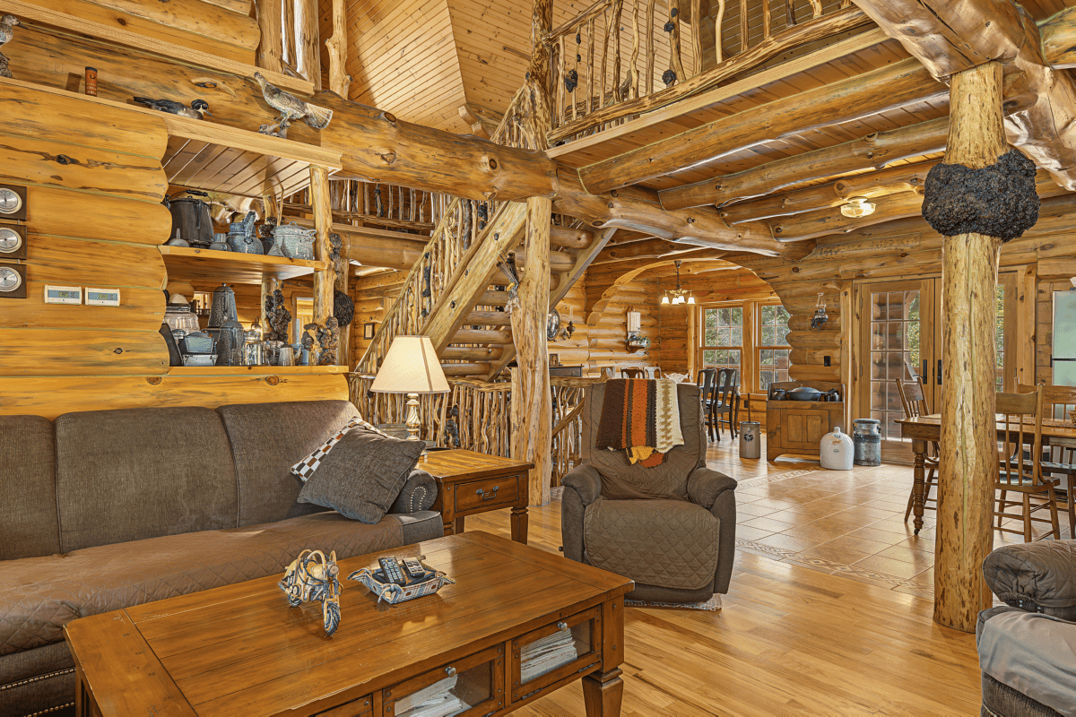 96.25-Acre Log Home, Pasture & Recreational Estate in Grant County, Wisconsin