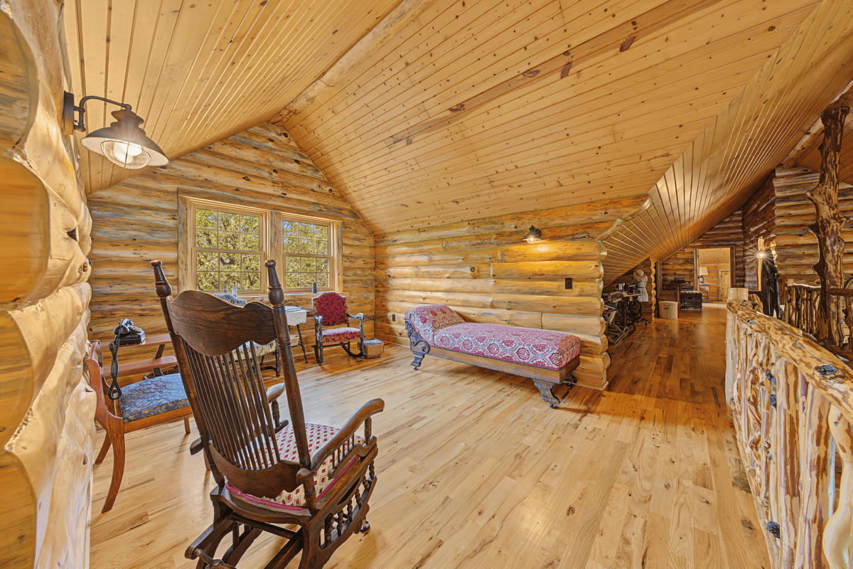 96.25-Acre Log Home, Pasture & Recreational Estate in Grant County, Wisconsin