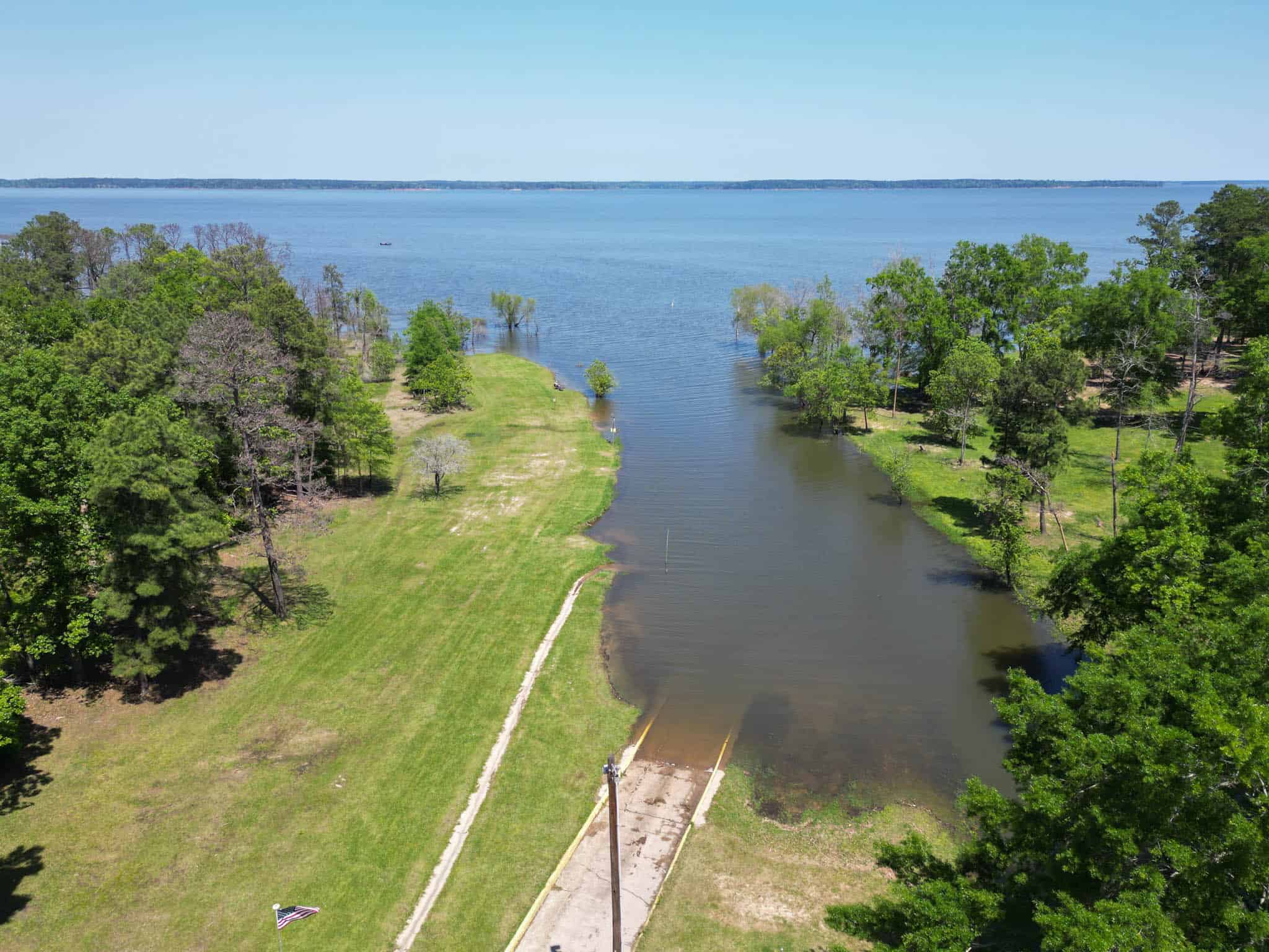 Hunting and Fishing Retreat on Sam Rayburn Lake-Zavalla, TX