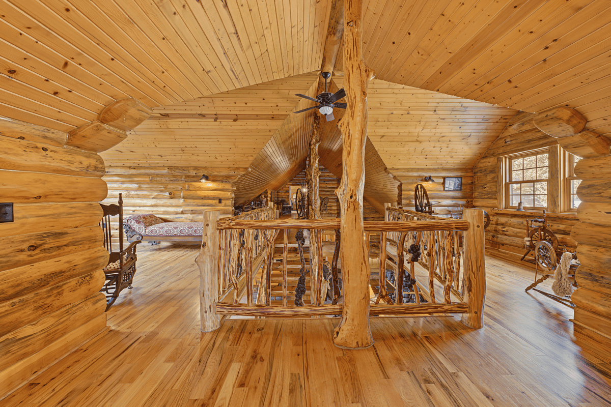 96.25-Acre Log Home, Pasture & Recreational Estate in Grant County, Wisconsin