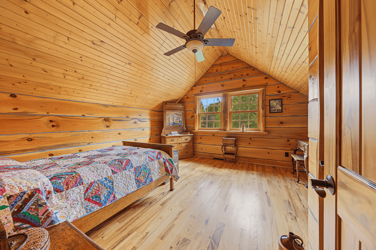 96.25-Acre Log Home, Pasture & Recreational Estate in Grant County, Wisconsin