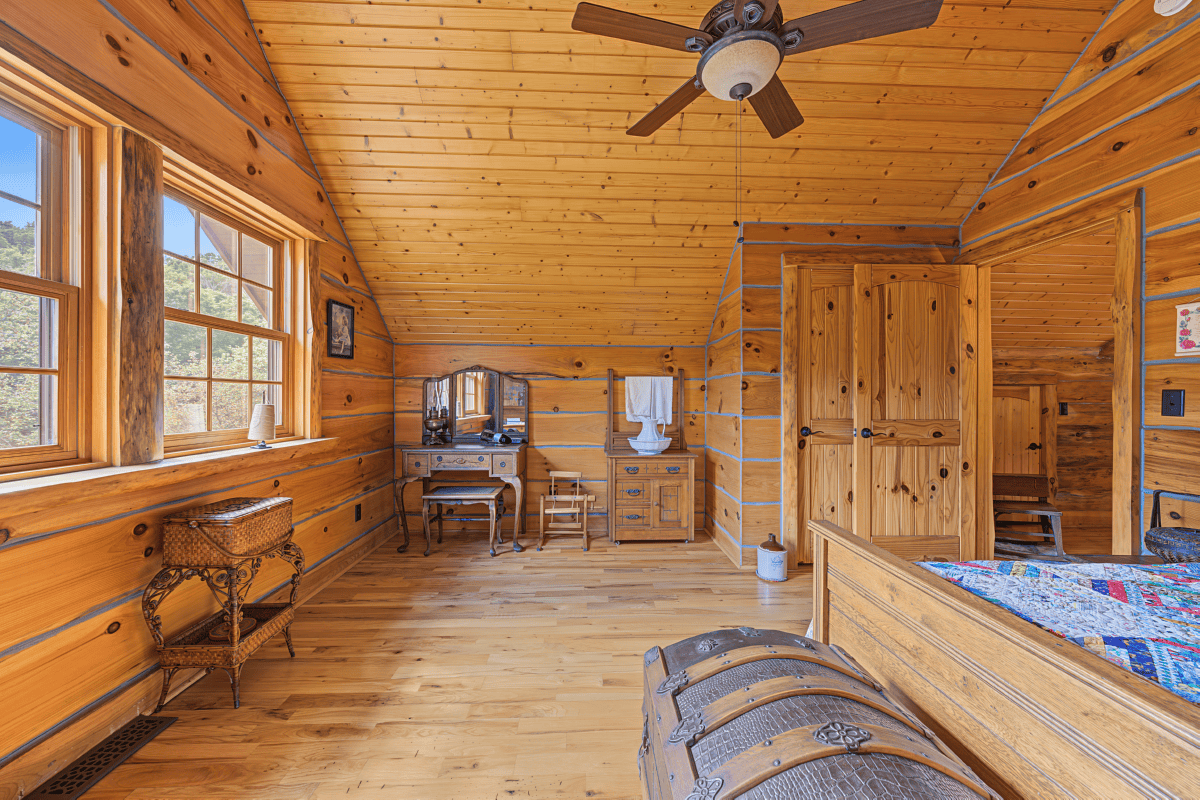 96.25-Acre Log Home, Pasture & Recreational Estate in Grant County, Wisconsin