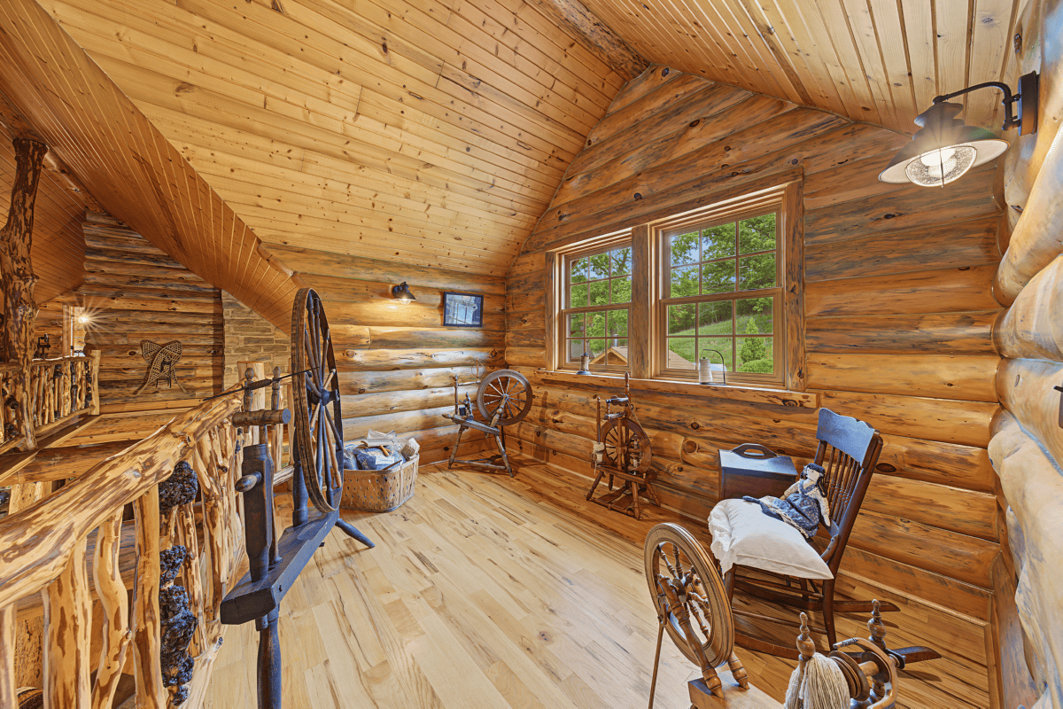 96.25-Acre Log Home, Pasture & Recreational Estate in Grant County, Wisconsin