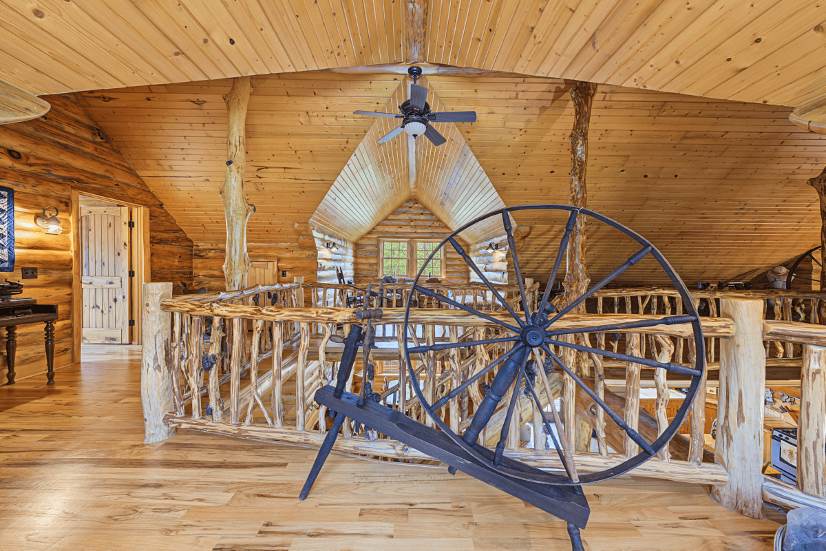 96.25-Acre Log Home, Pasture & Recreational Estate in Grant County, Wisconsin