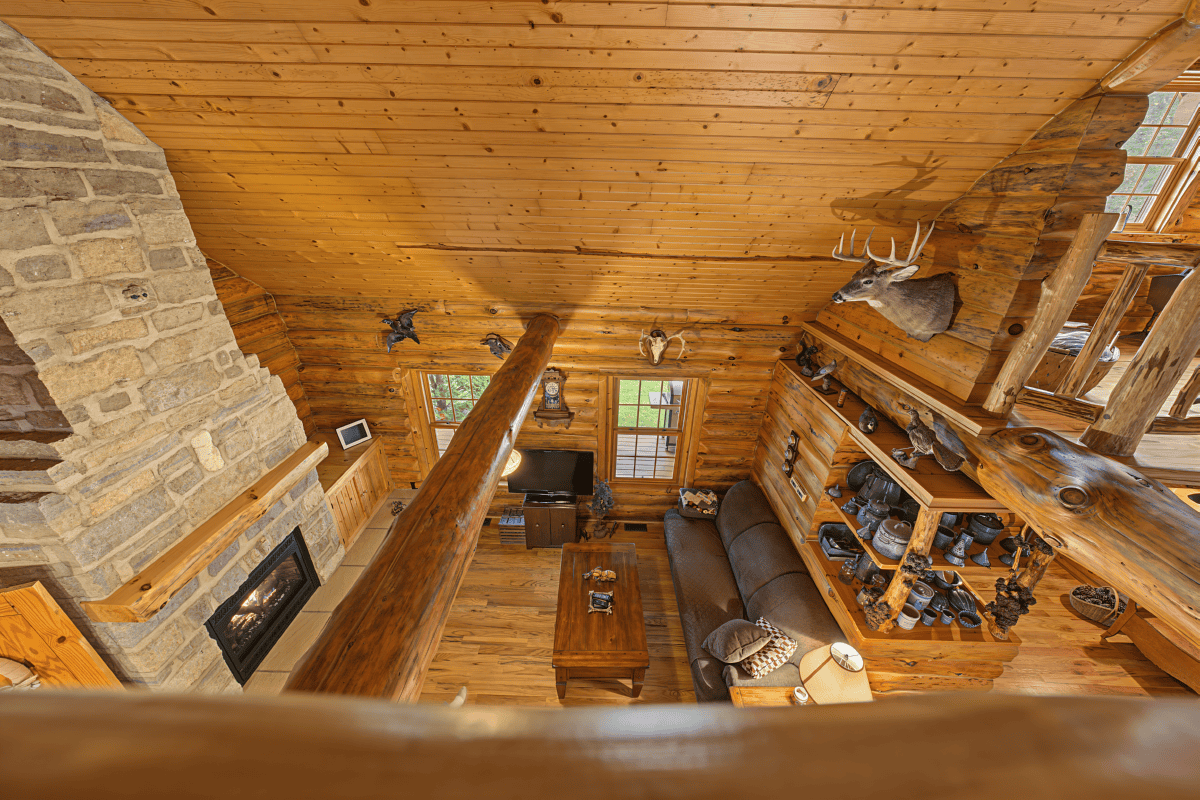 96.25-Acre Log Home, Pasture & Recreational Estate in Grant County, Wisconsin